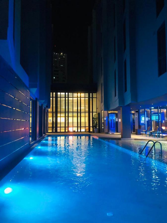 The Quarter Silom By Uhg 4* Бангкок